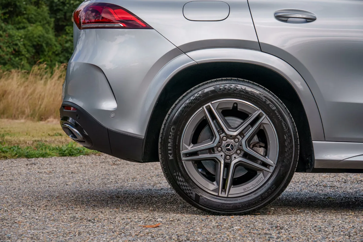 2019 Mercedes-Benz GLE 300d AMG Night Edition - Image 6