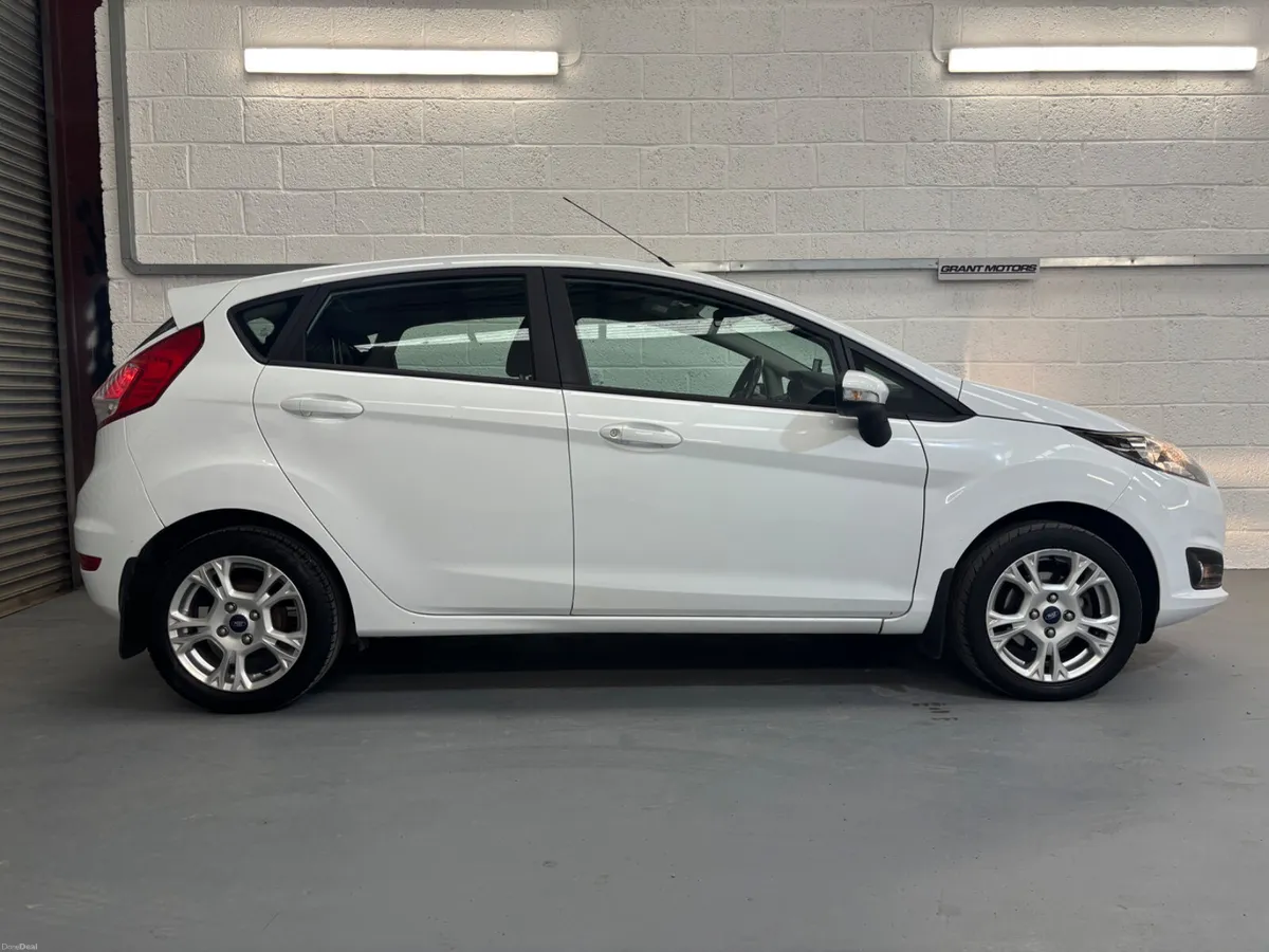 2015 (151) Ford Fiesta | 1.25 Zetec | Low KM - Image 6