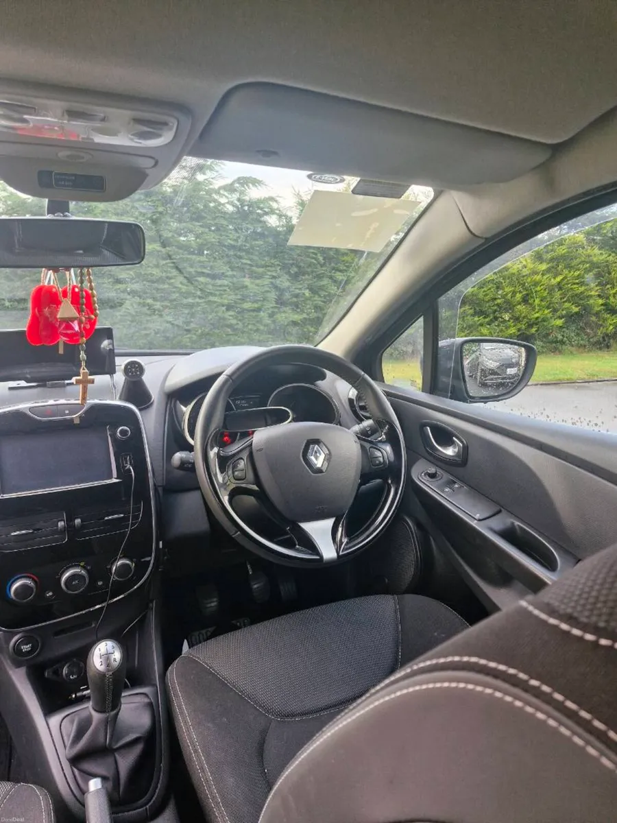 Renault Clio - Image 2