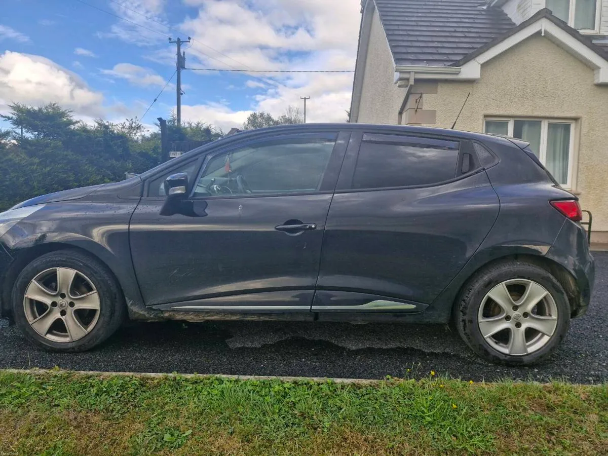 Renault Clio - Image 4