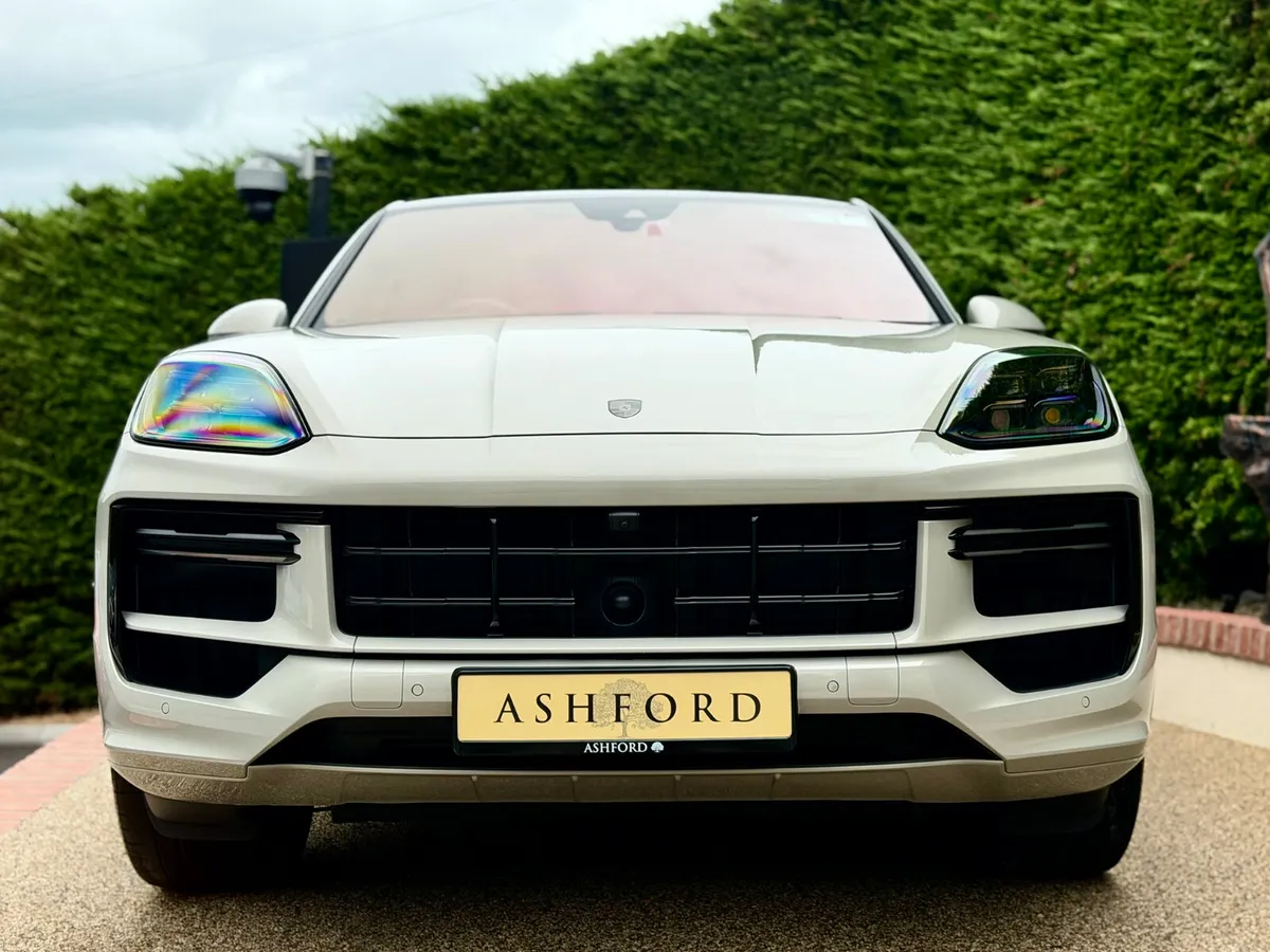 2025 Porsche Cayenne Turbo 740BHP Full Spec - Image 2