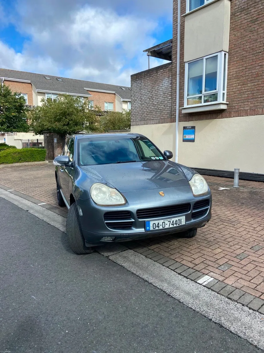 Porsche Cayenne - Image 1