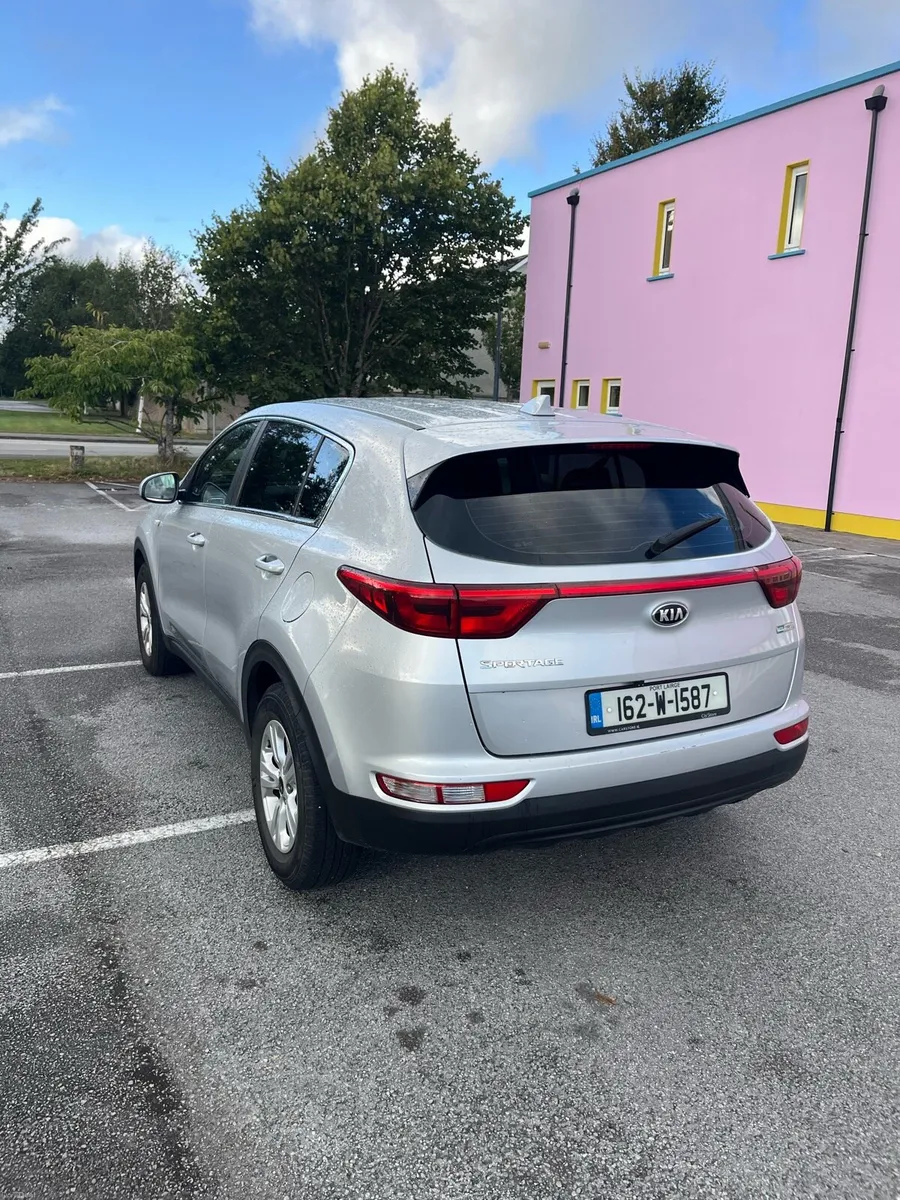 Car - Image 4