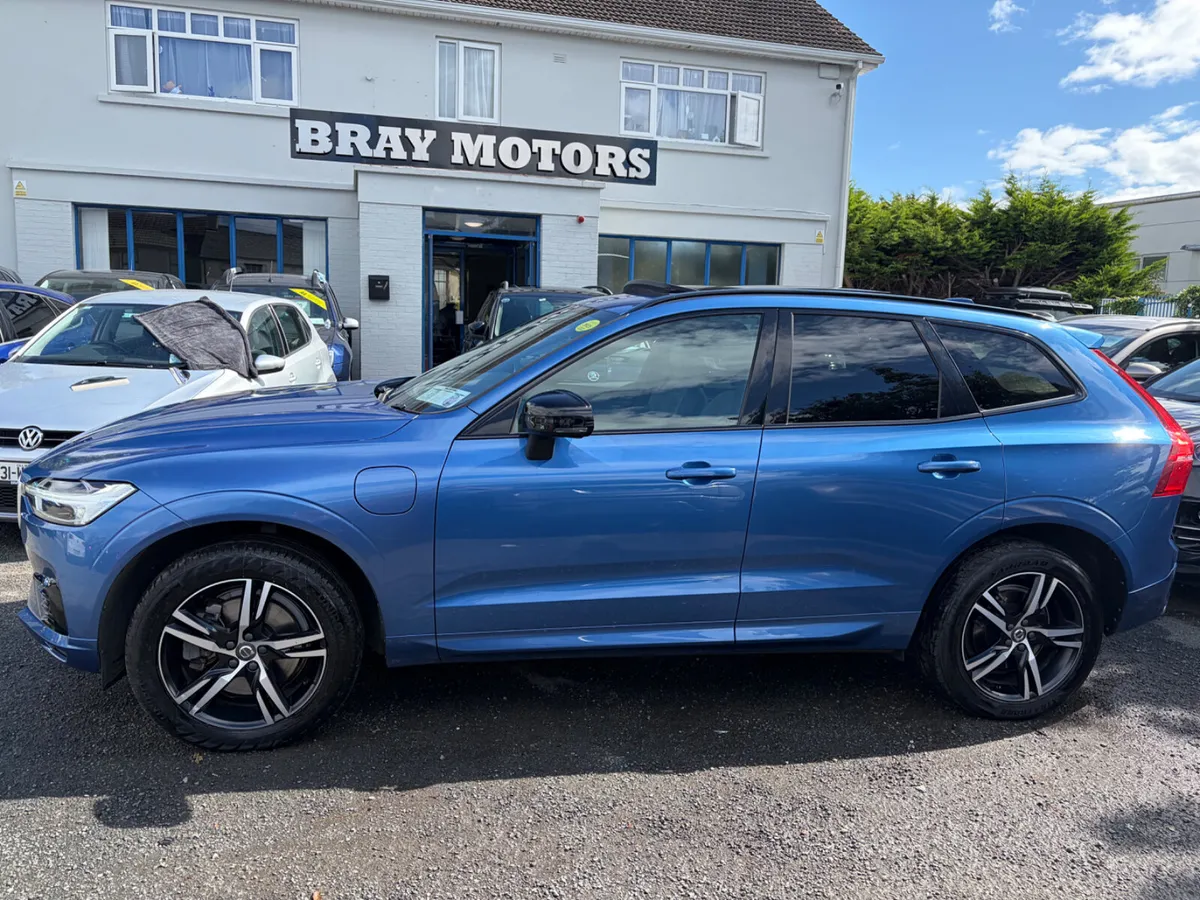 2019 Volvo XC60 T8 R-Design Twin Engine AWD Automa - Image 3