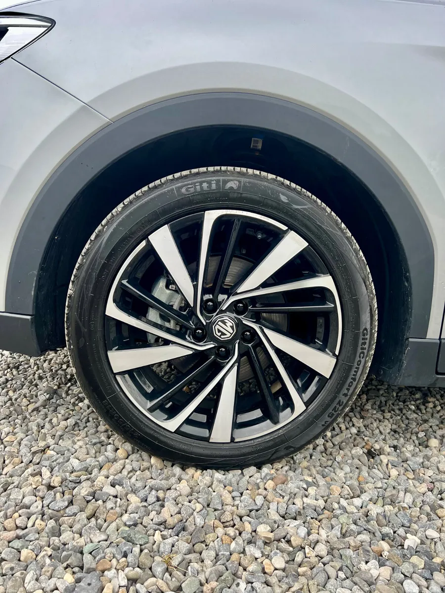 2025 MG ZS Exclusive 1.5 HEV Hybrid Automatic - Image 5