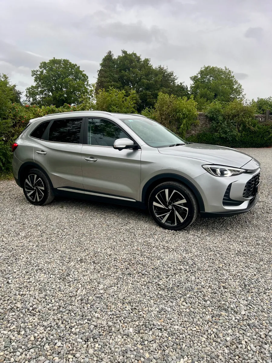 2025 MG ZS Exclusive 1.5 HEV Hybrid Automatic - Image 3