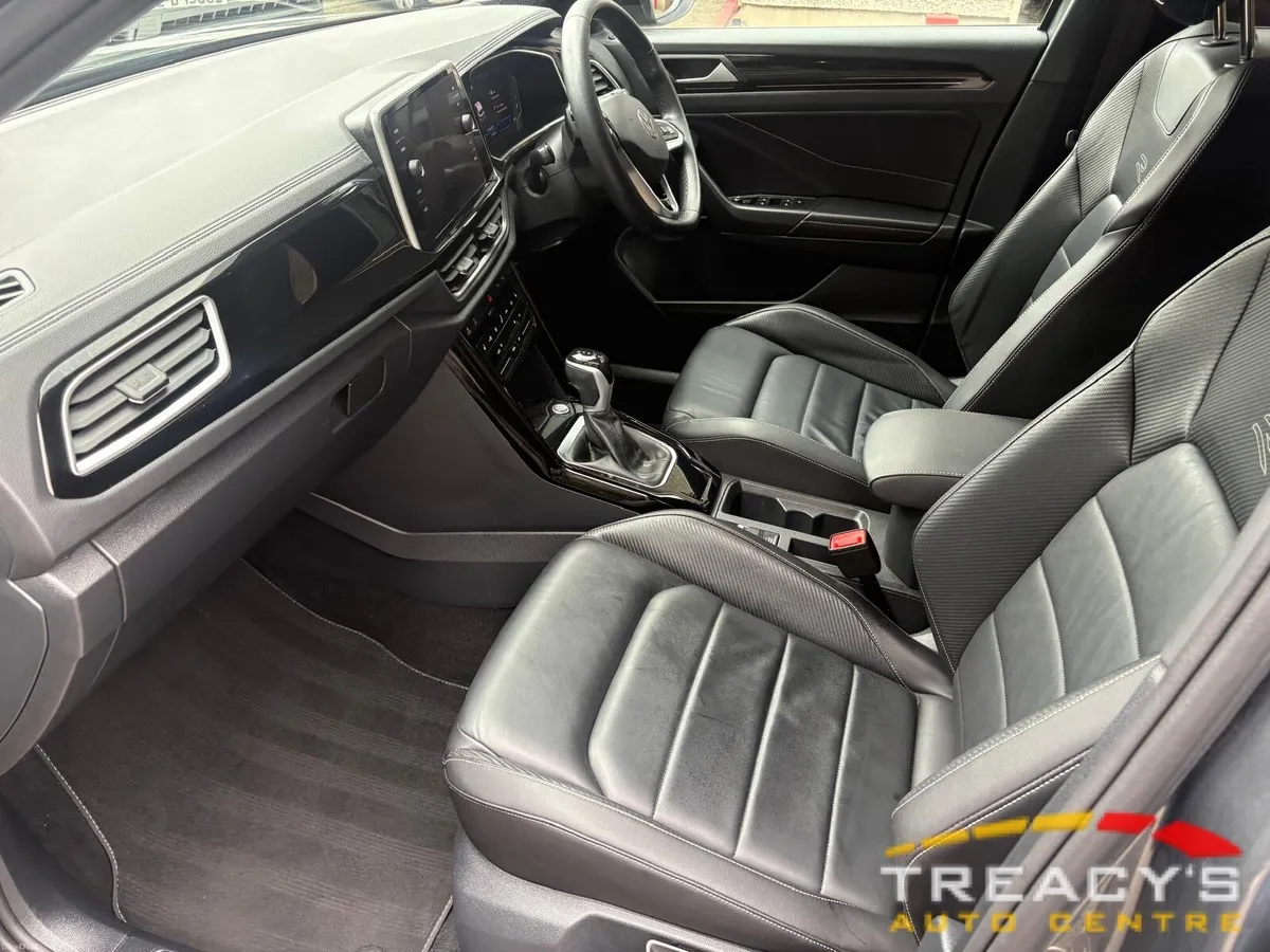 Volkswagen T-Roc R-LINE PETROL 1.5 PANORAMIC ROOF - Image 6