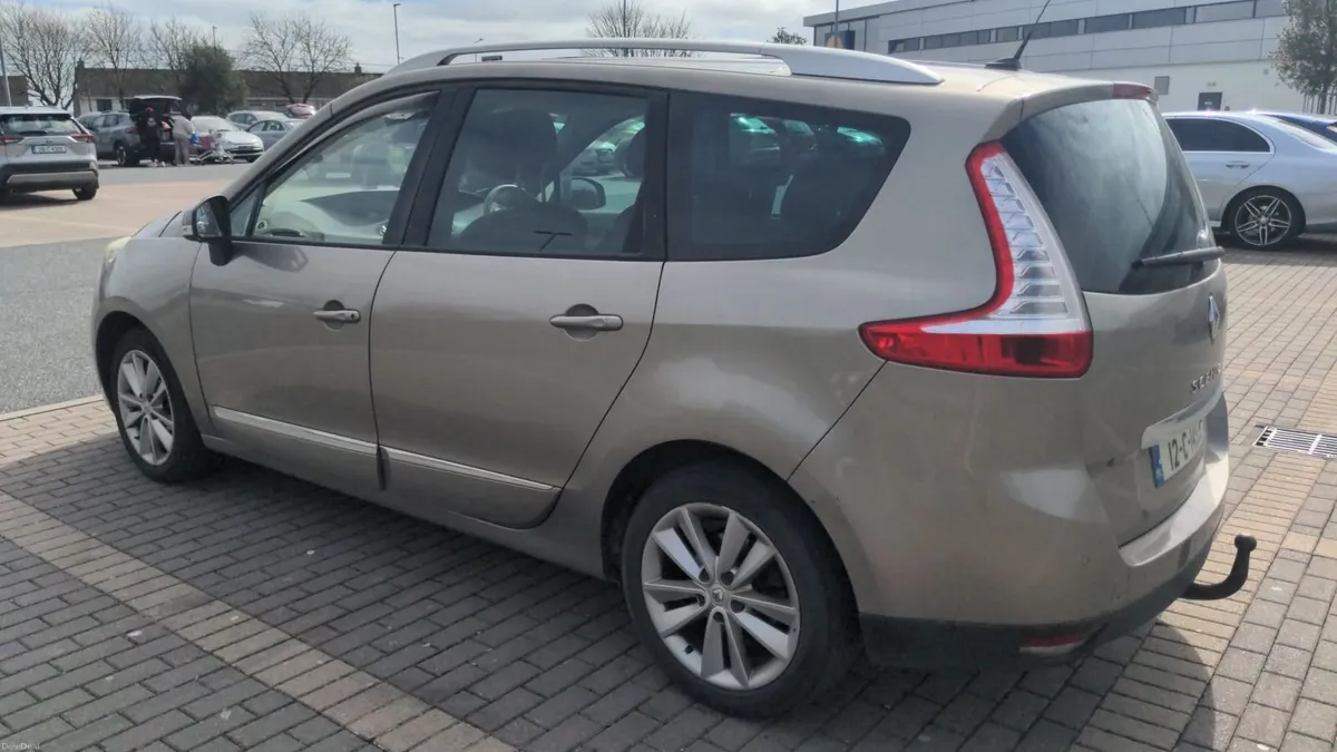 7 seater Grand Scenic Luxe spec - Image 6
