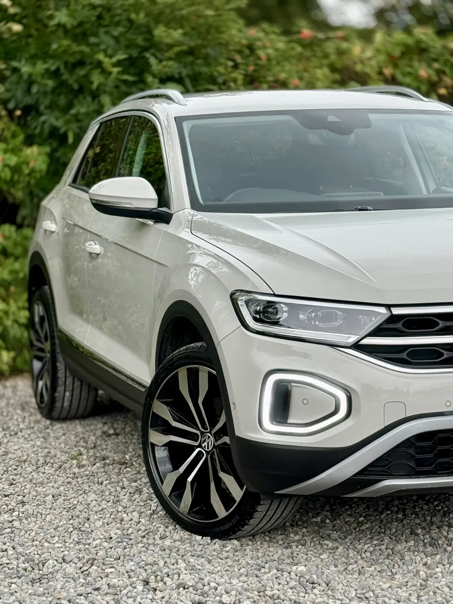 2023 Volkswagen T-Roc Style 1.5TSI 150HP Automatic - Image 4