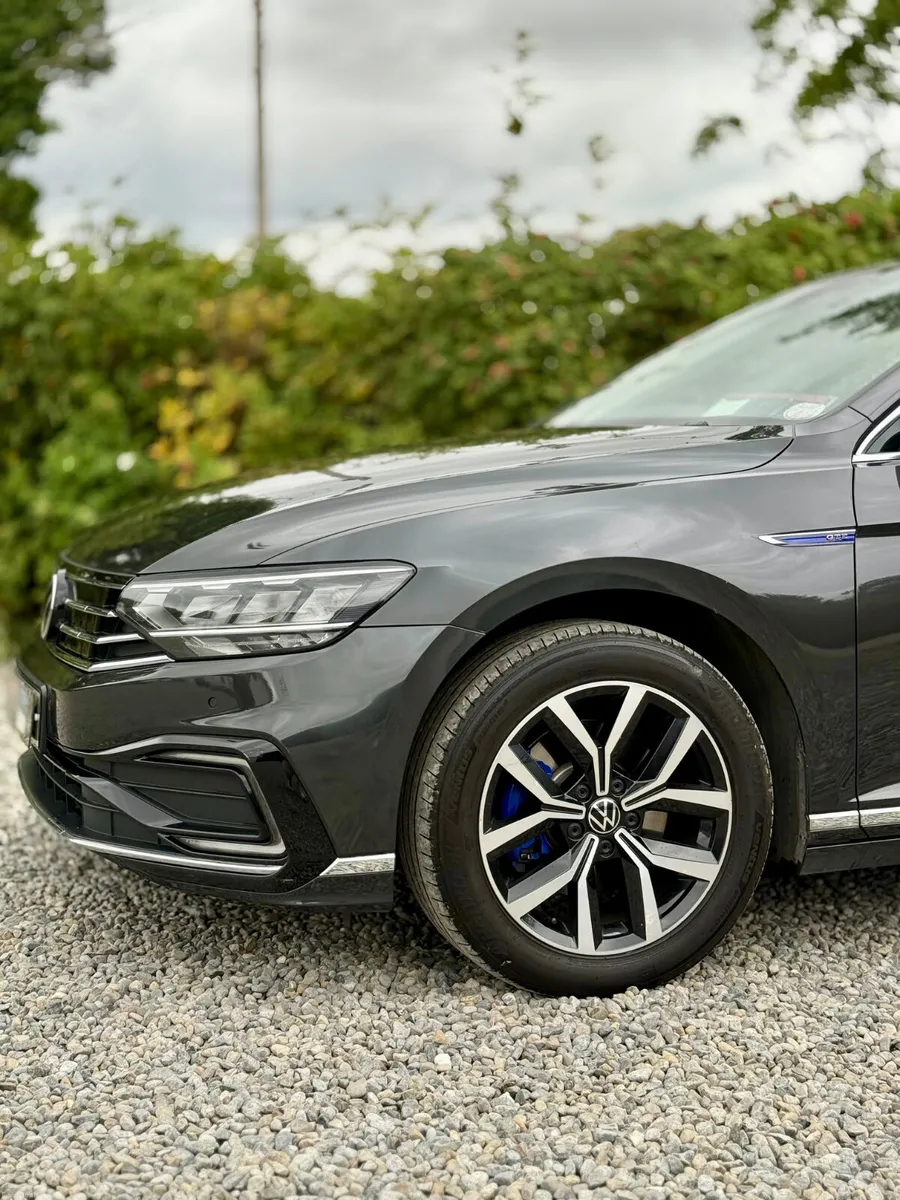 2021 Vw Passat GTE 1.4 TSI PHEV 218HP DSG  Auto - Image 6