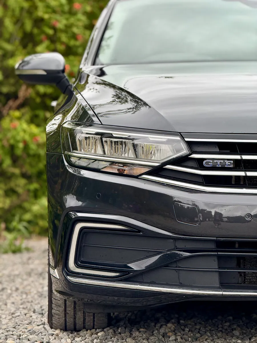 2021 Vw Passat GTE 1.4 TSI PHEV 218HP DSG  Auto - Image 5