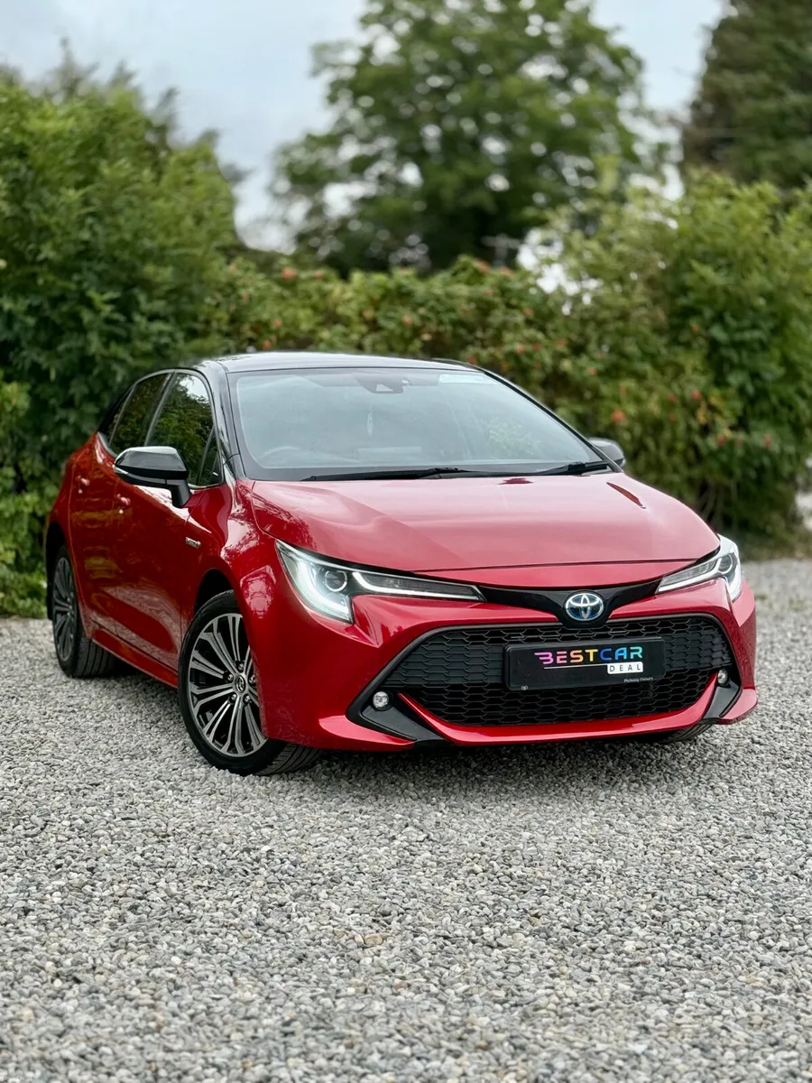 2019 Toyota Corolla Luna Sport 1.8Hybrid Automatic - Image 1