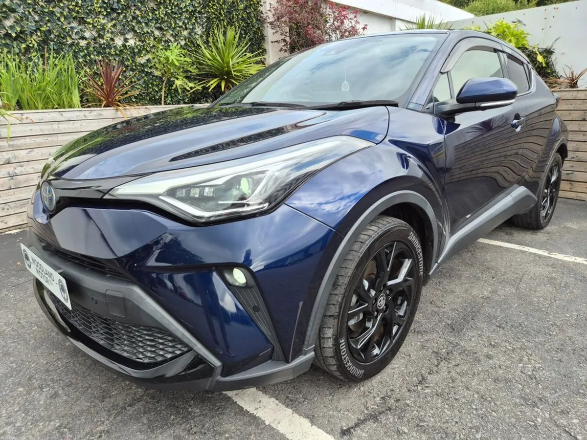 Toyota C-HR 1.8 HYBRID / SOL G-PACK NERO EDITION / - Image 2