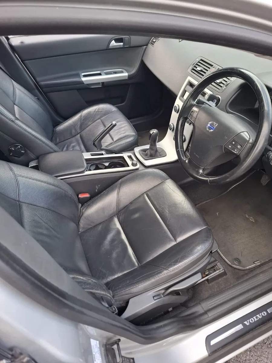 Volvo S40 2010 - Image 4