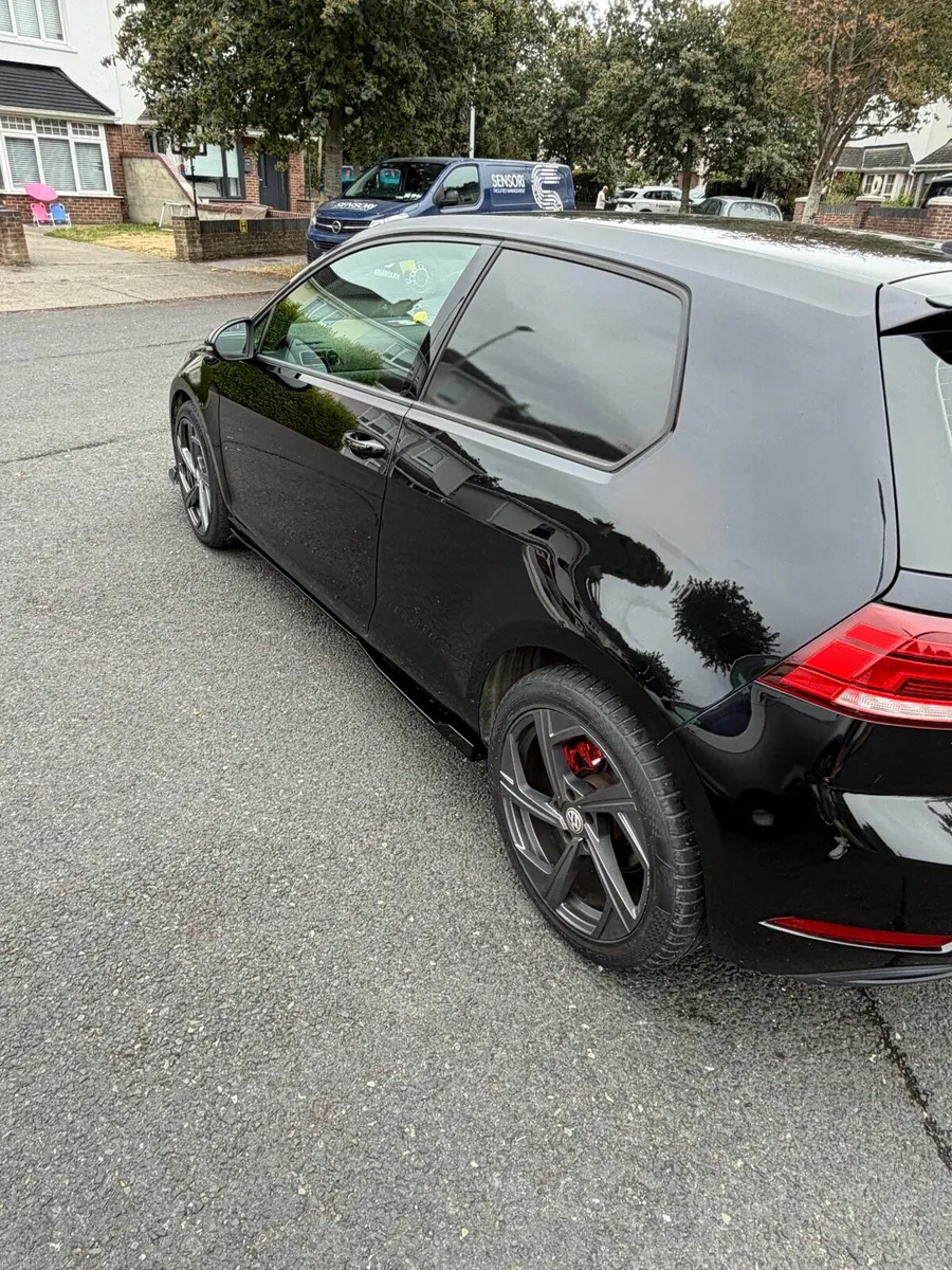 2018 commercial VW golf - Image 6