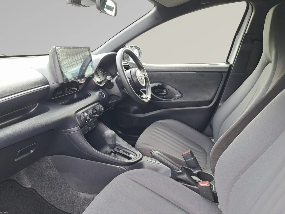 Toyota Yaris X AUTO - Image 4