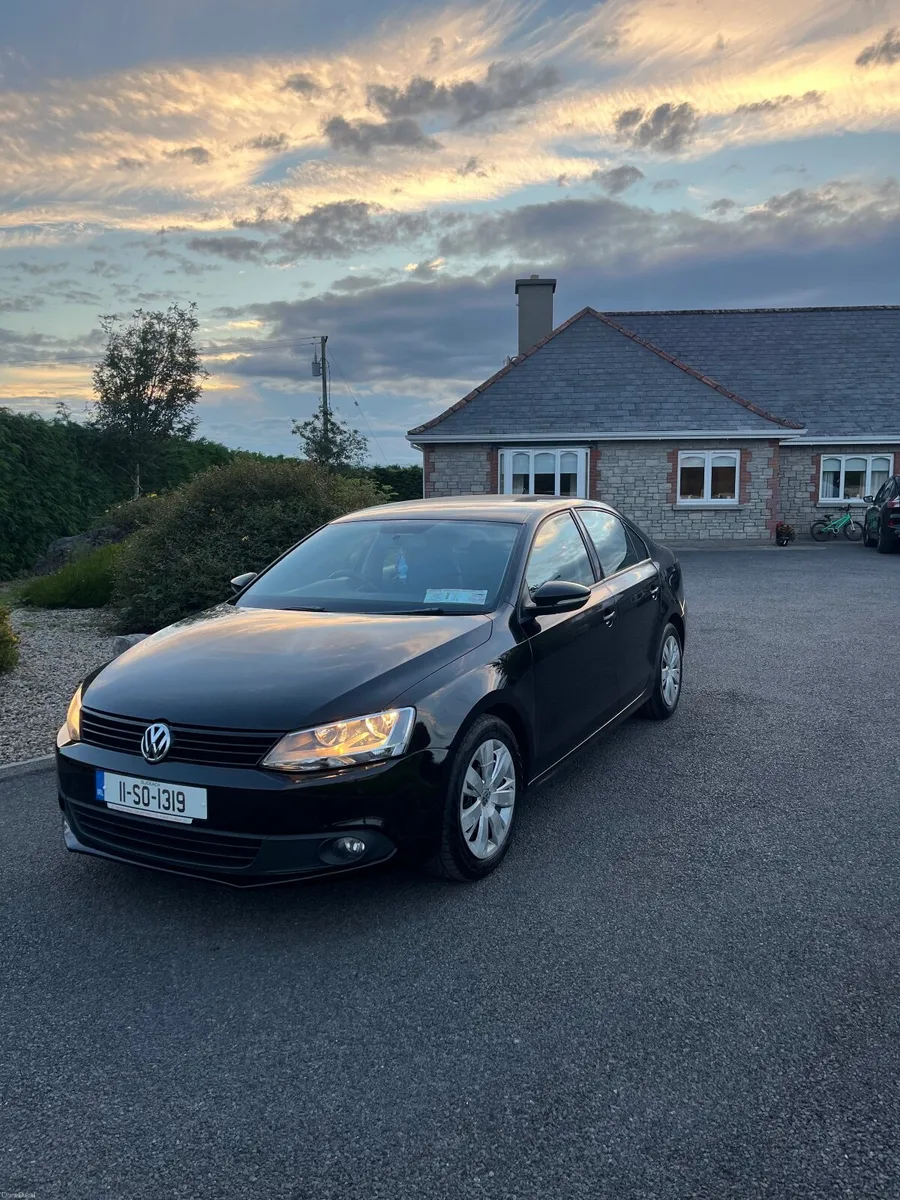 Volkswagen Jetta 2011 - Image 4
