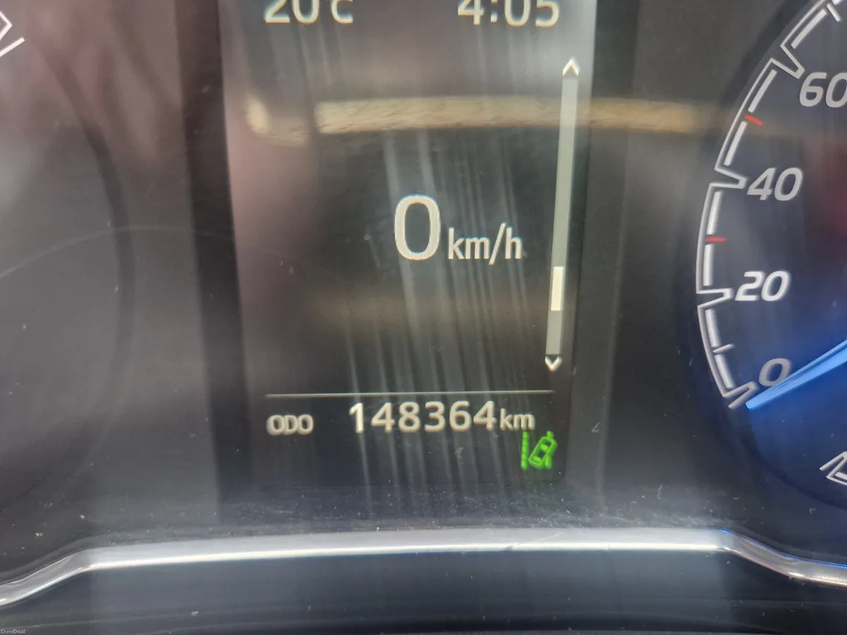 Toyota Yaris Hybrid 2017 - Image 6