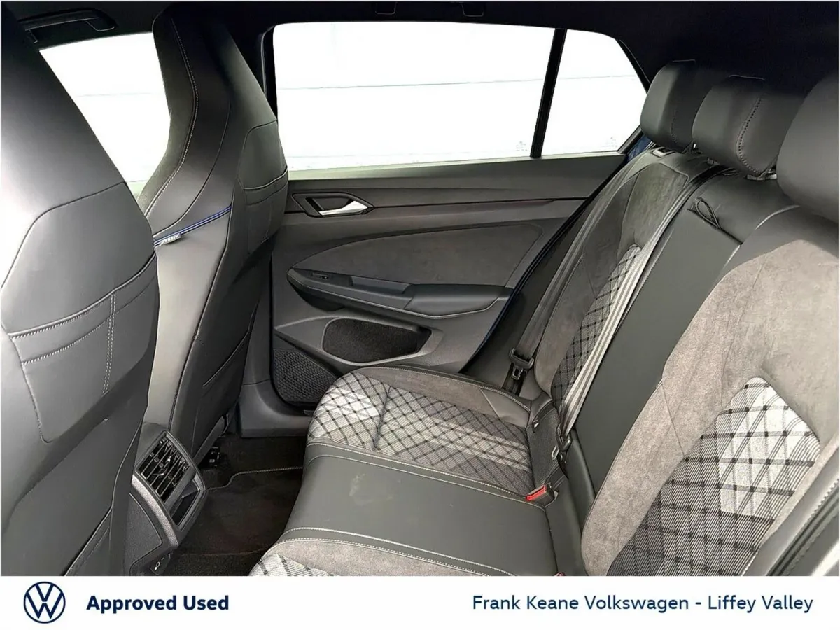 Volkswagen Golf *NEARLY NEW* R-LINE AUTO 1.5 TSI M - Image 6