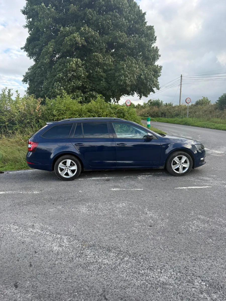 Skoda Octavia 2017 - Image 2