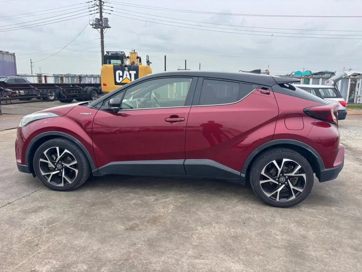Toyota C-HR G Package Leather seats - Image 4
