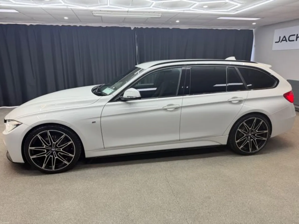BMW 3-Series 320D Touring M Sport - Image 5