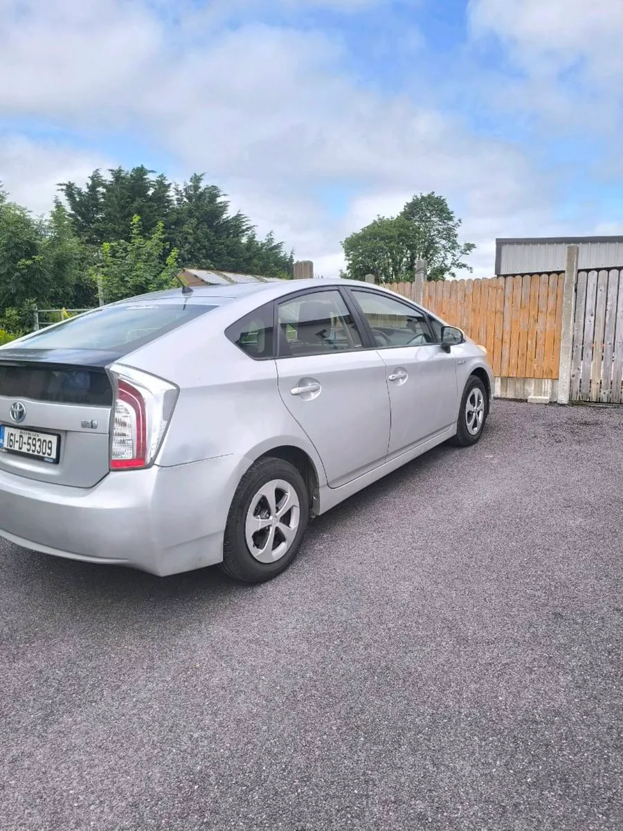 Toyota prius 2016 - Image 3
