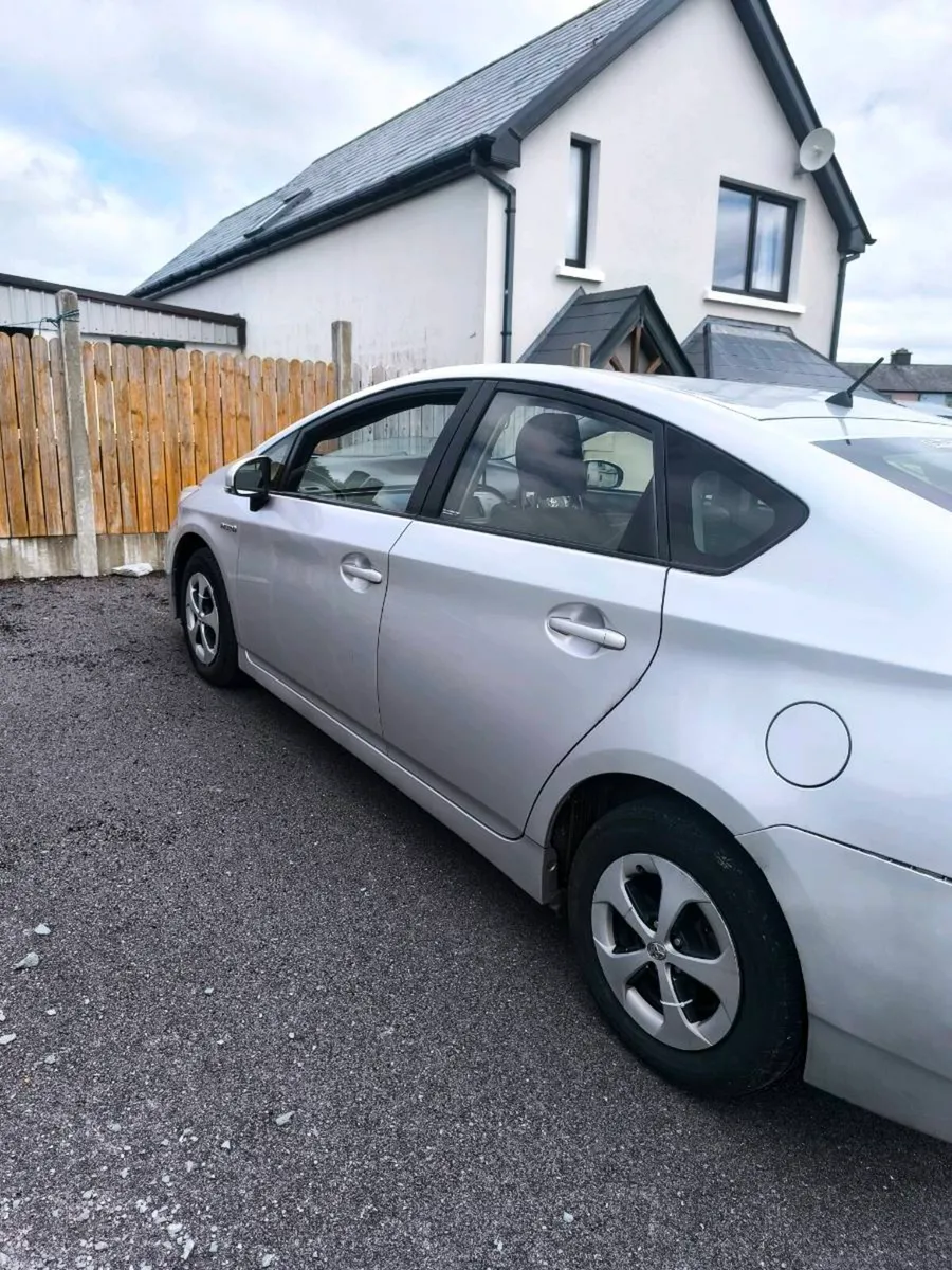Toyota prius 2016 - Image 1
