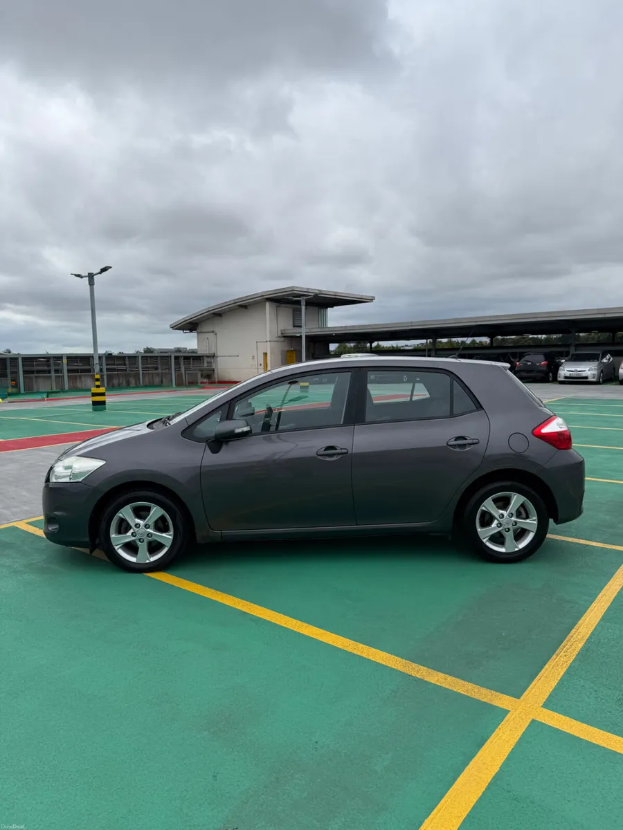 2010 Toyota Auris 1.3 Petrol - PERFECT STARTER - Image 4