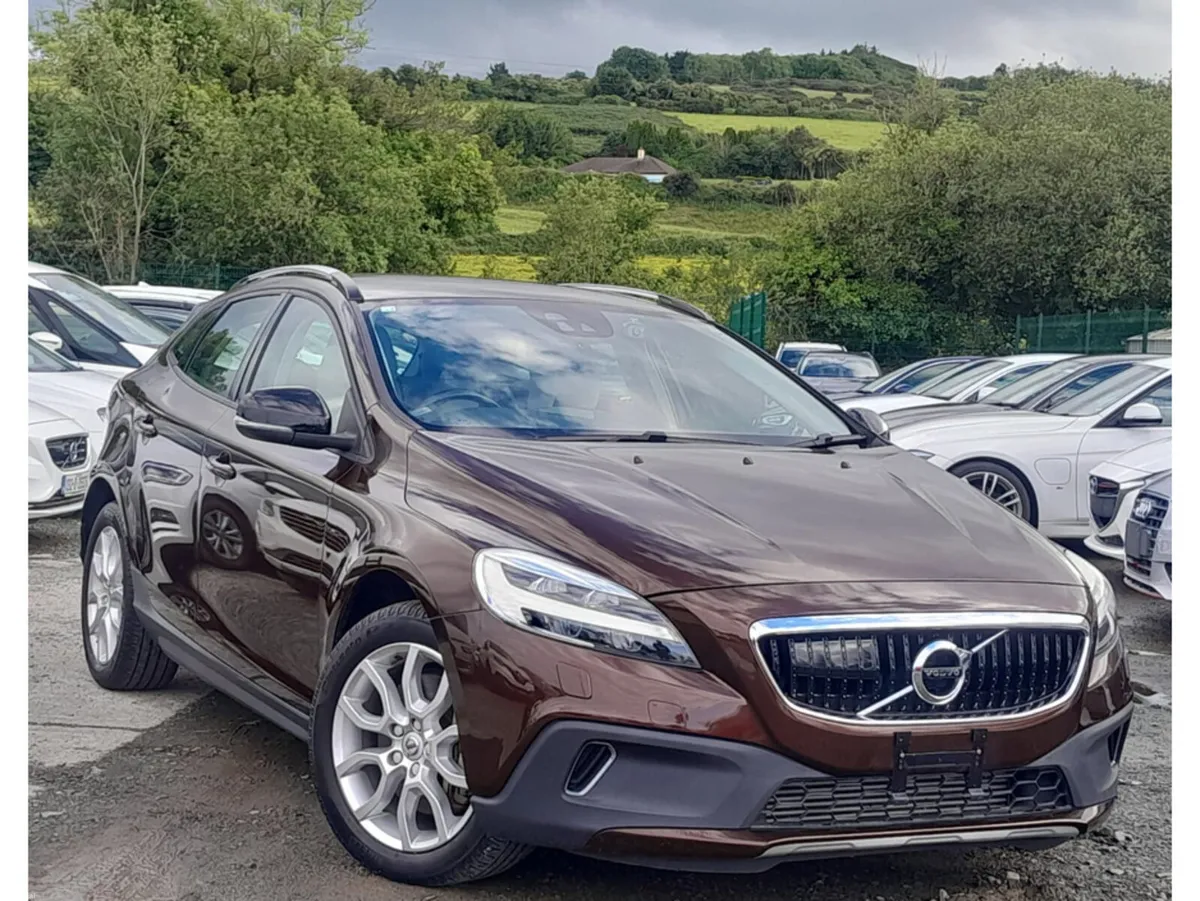 Volvo V40 2.0L Diesel D4 MOMENTUM - Automatic (097 - Image 1