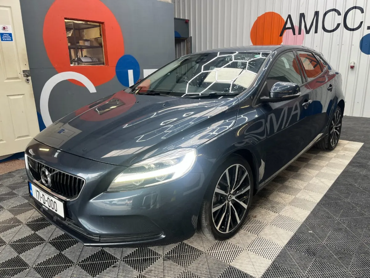 Volvo V40 2017 VOLVO V40 D4 2.0 AUTOMATIC / CRUISE - Image 6