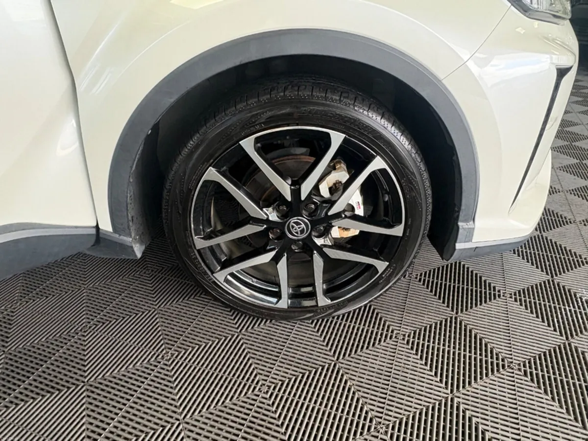Toyota C-HR 2020 TOYOTA CHR GSPORT*REVERSE CAMERA* - Image 5