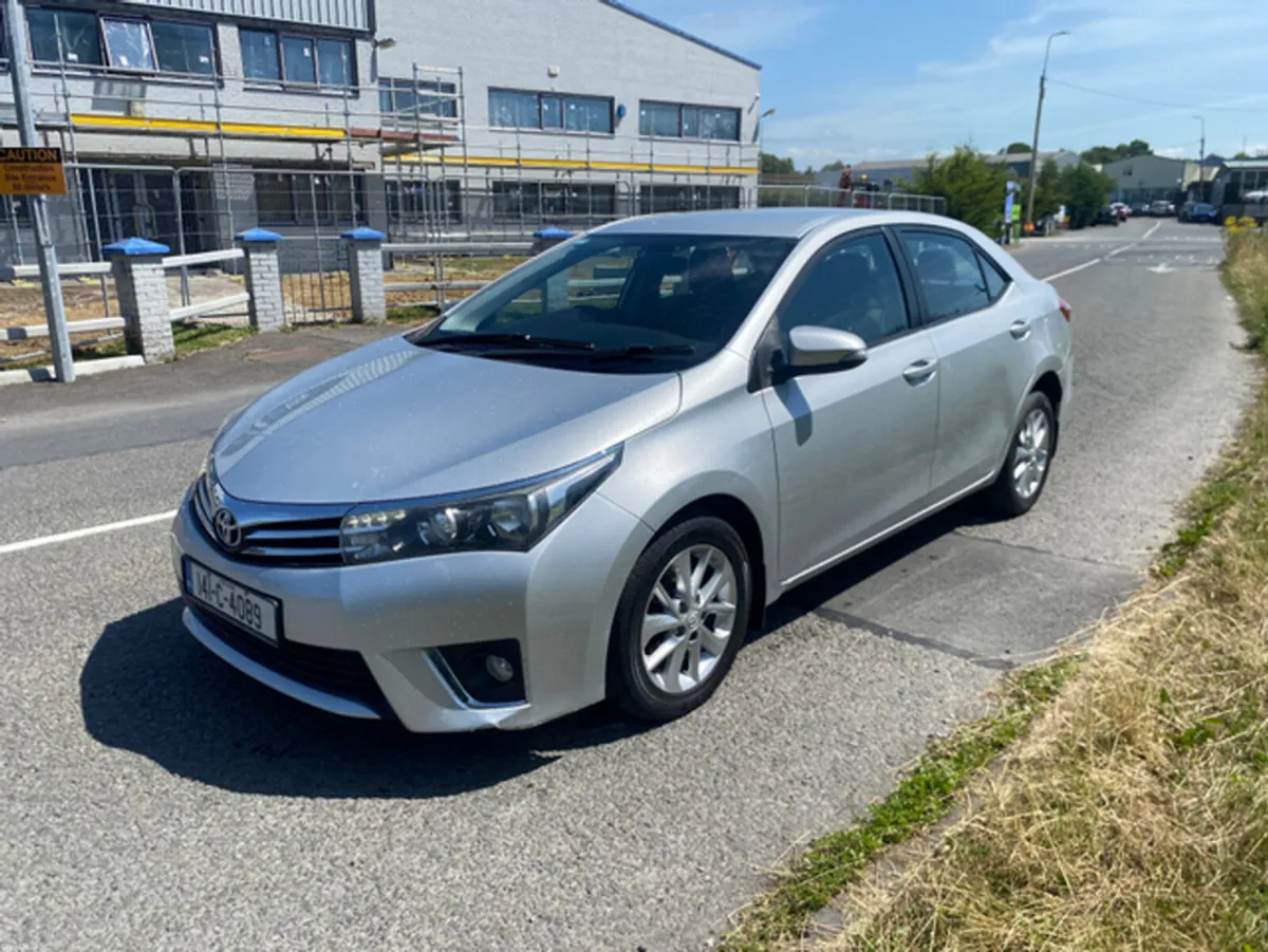 Toyota Corolla 1.4 D-4D AURA 4DR - Image 3