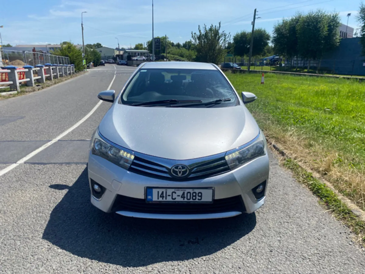 Toyota Corolla 1.4 D-4D AURA 4DR - Image 2