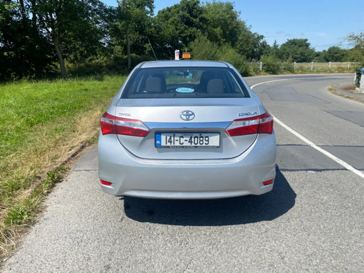 Toyota Corolla 1.4 D-4D AURA 4DR - Image 5