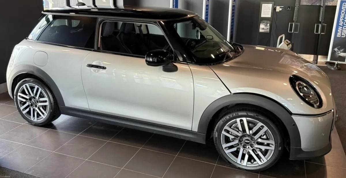 Mini Cooper. - Image 1