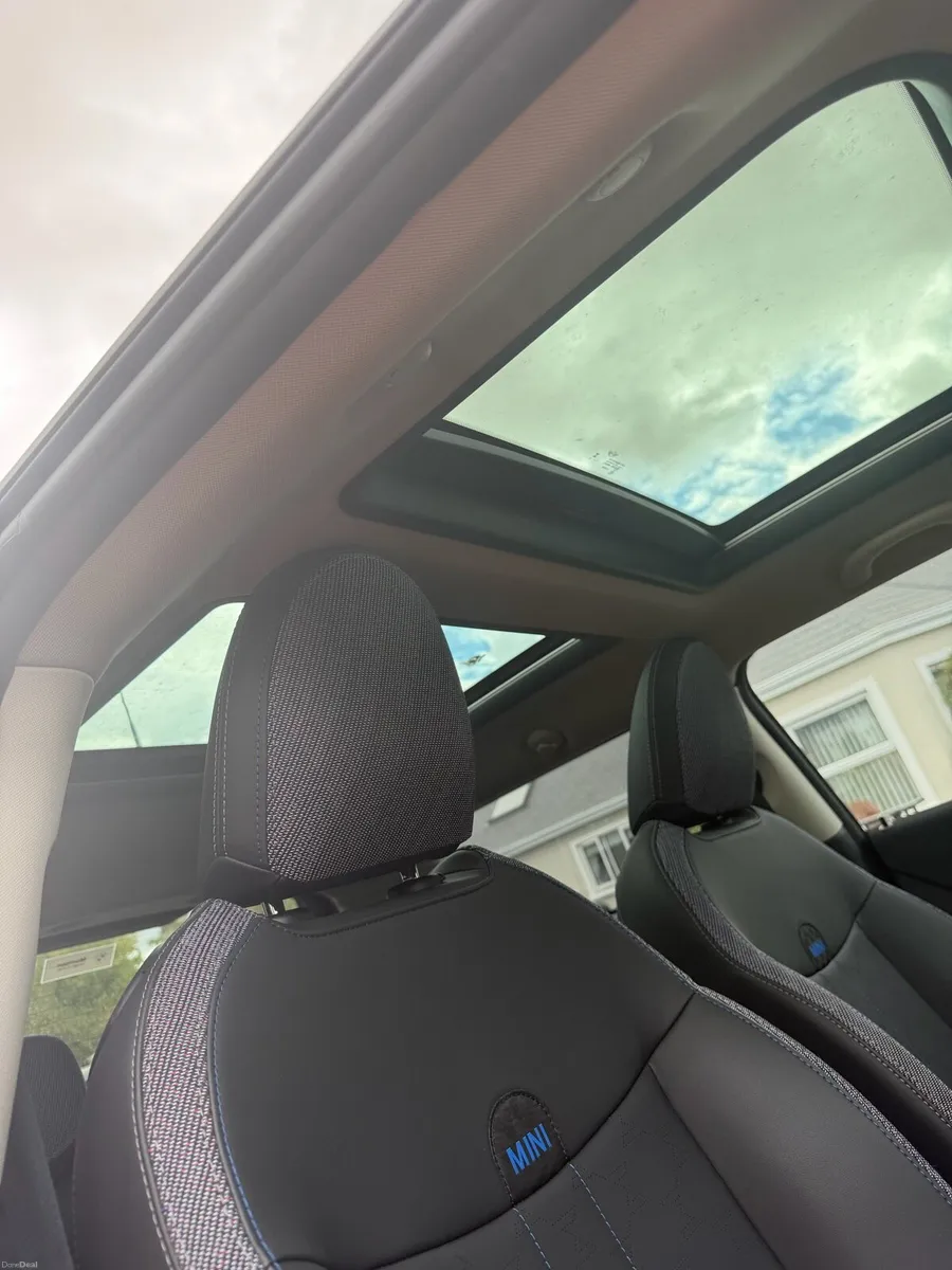Mini Cooper. - Image 6