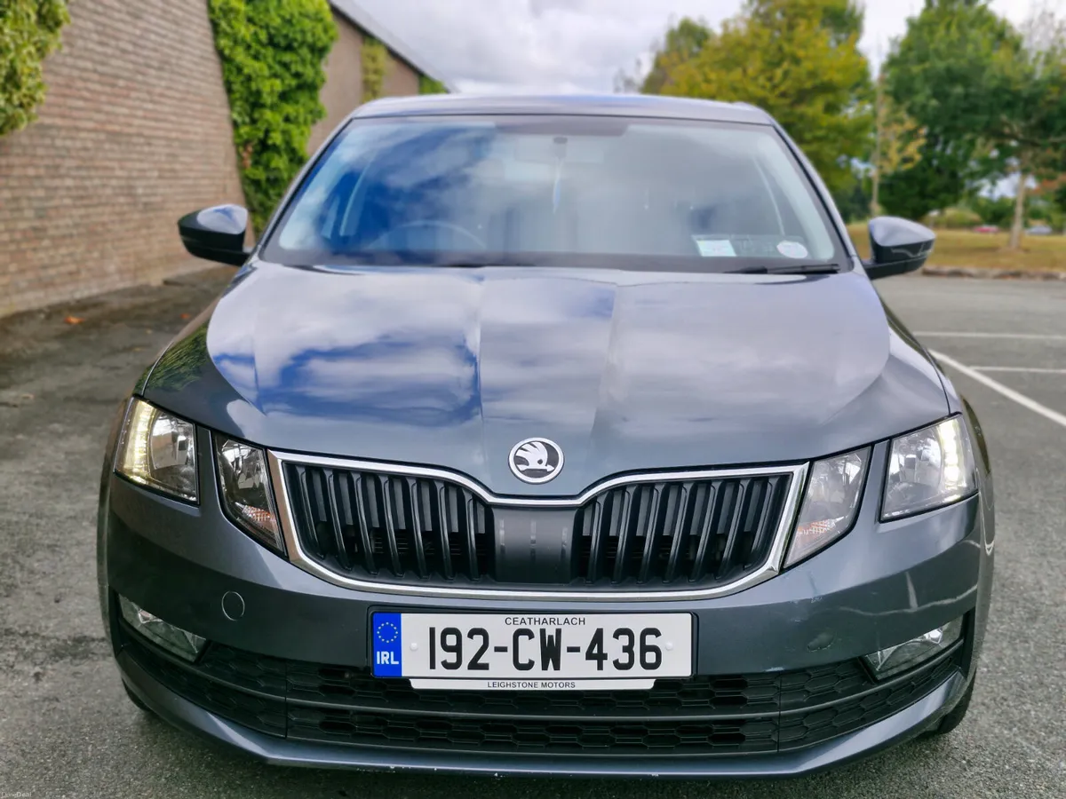 Skoda Octavia AMBITION 1.6 TDI FINANCE AVAILABLE - Image 3