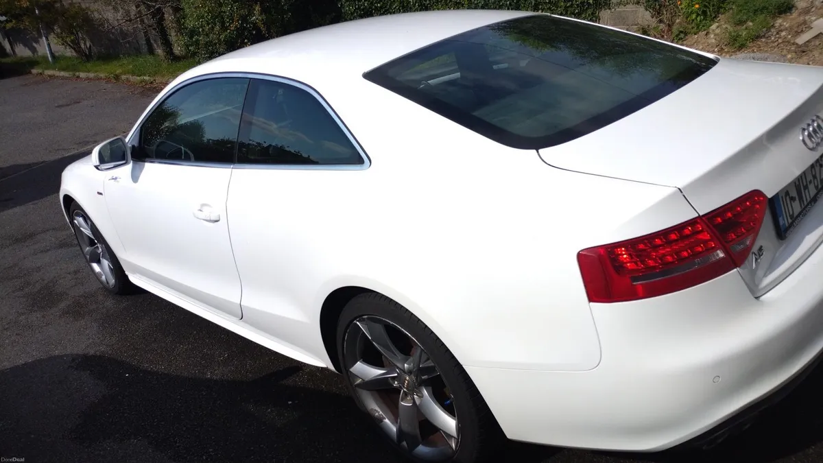 Audi A5 2010 - Image 2