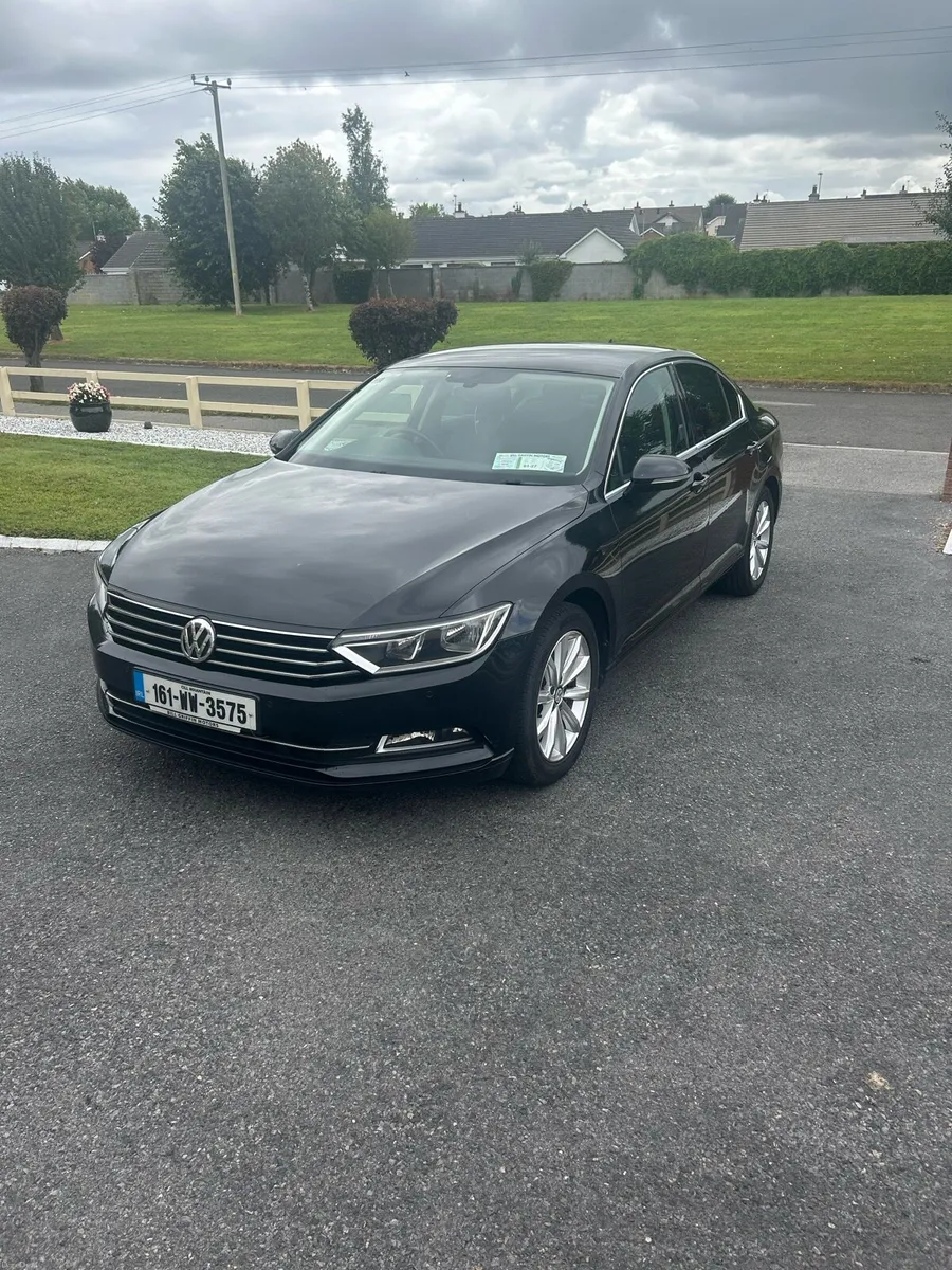 Volkswagen Passat - Image 1