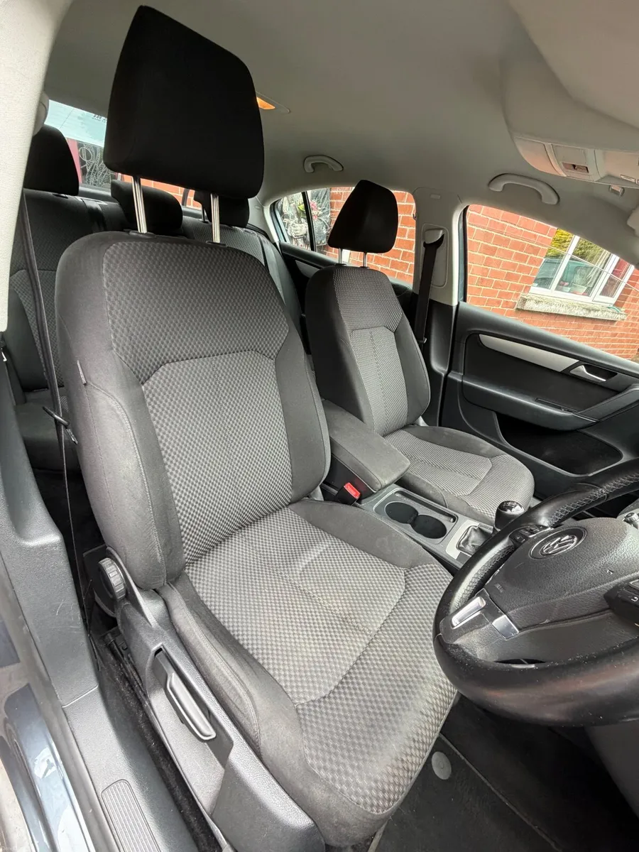 Volkswagen Passat 2013 - Image 4