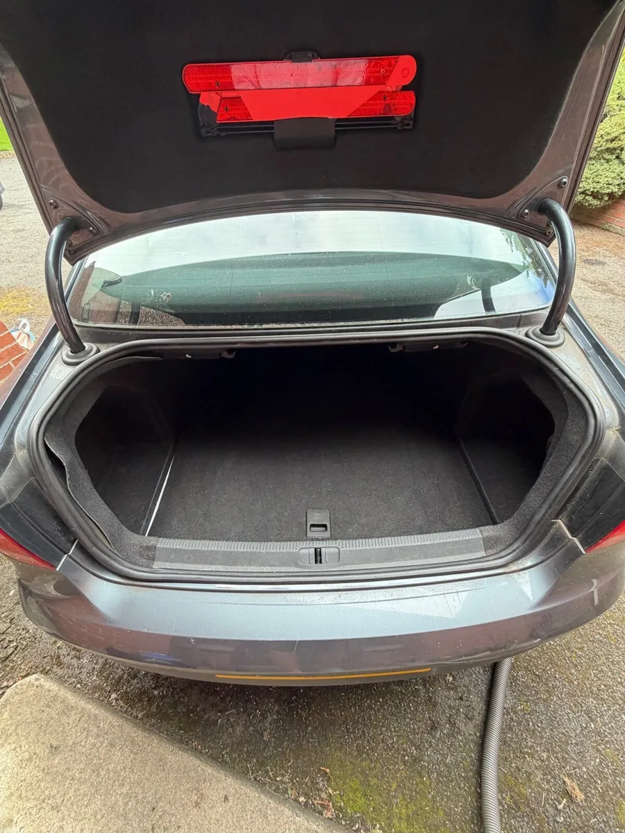 Volkswagen Passat 2013 - Image 6