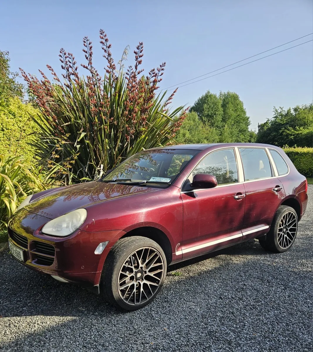 Porsche Cayenne - Image 1