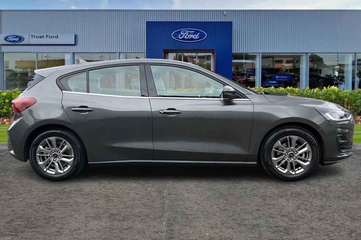 Ford Focus 1.0T EcoBoost MHEV Titanium Hatchback 5 - Image 3