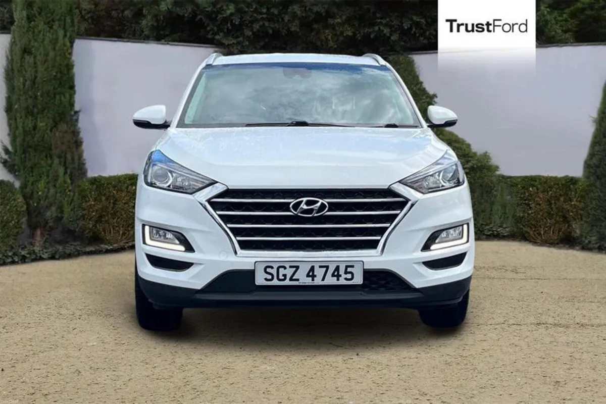 Hyundai Tucson 1.6 GDi SE Nav 5dr 2WD - REVERSING - Image 6