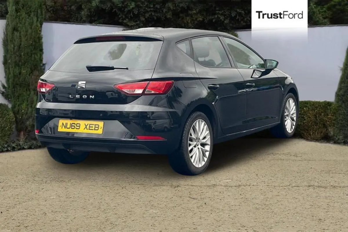 SEAT Leon 1.6 TDI SE Dynamic [EZ] 5dr - FRONT AND - Image 4