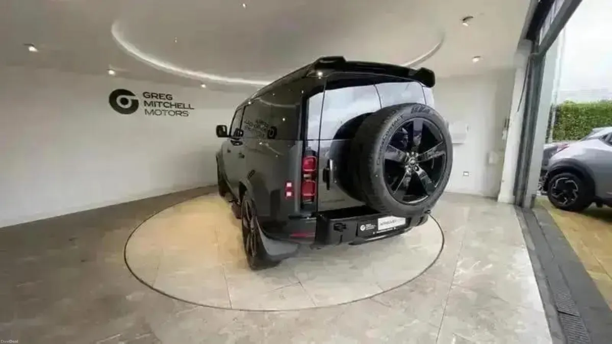 Land Rover Defender 3.0 D250 X-Dynamic HSE 110 5dr - Image 3