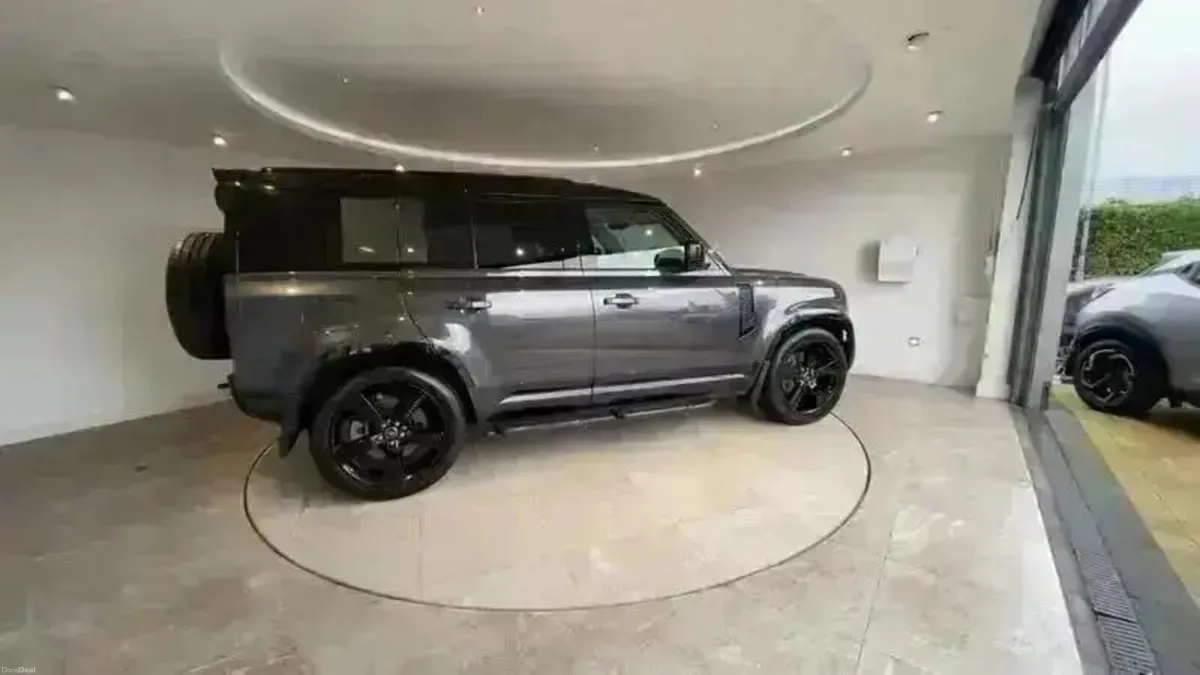 Land Rover Defender 3.0 D250 X-Dynamic HSE 110 5dr - Image 5