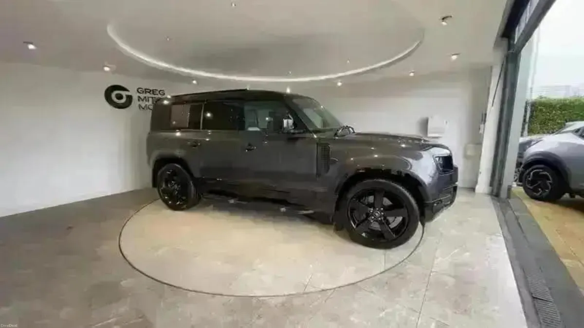Land Rover Defender 3.0 D250 X-Dynamic HSE 110 5dr - Image 6