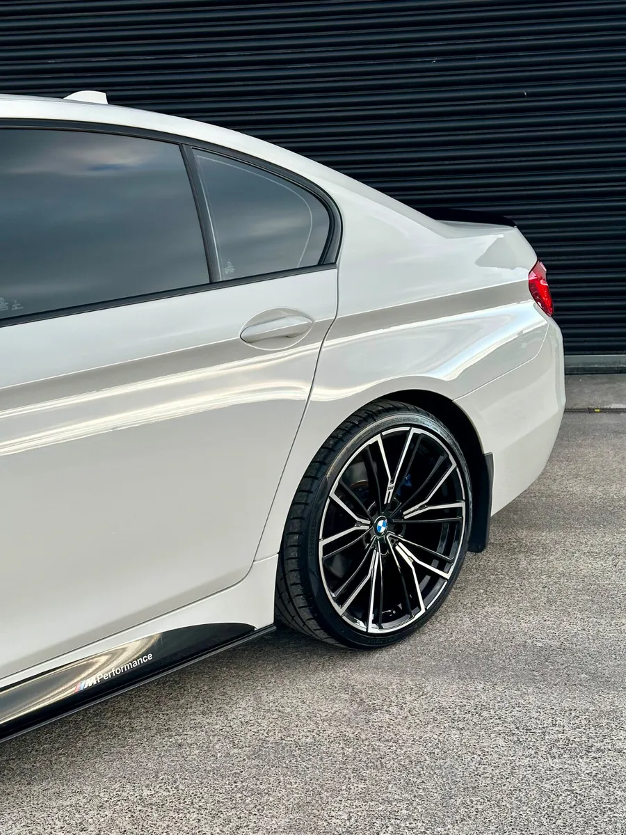 2016 BMW 520D AUTO MSPORT MPERFORMANCE - Image 3